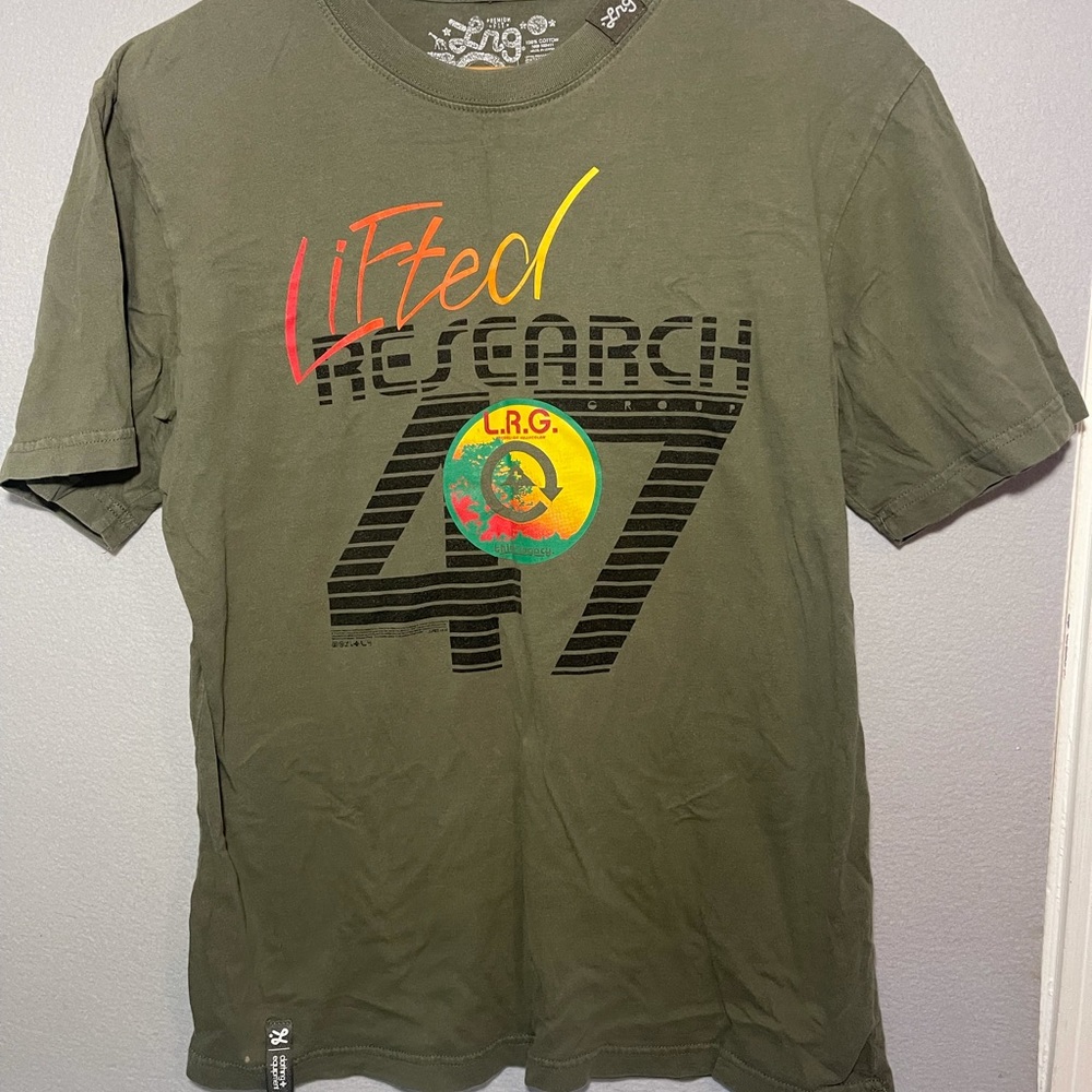 LRG M shirt